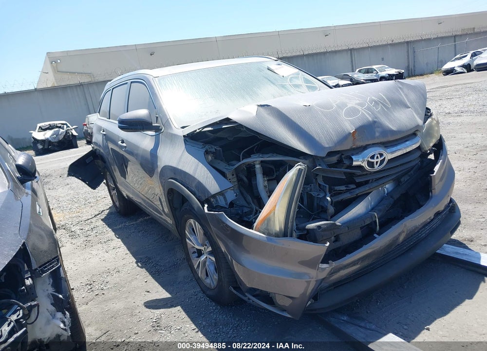 2015 TOYOTA HIGHLANDER XLE V6 VIN: 5TDKKRFH1FS112106