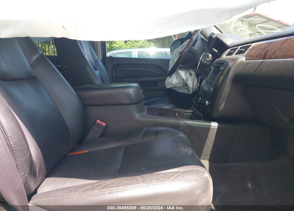 2011 GMC YUKON DENALI VIN: 1GKS2EEF5BR327171