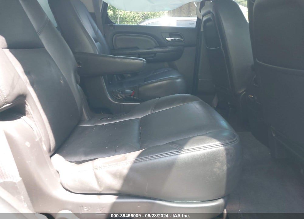 2011 GMC YUKON DENALI VIN: 1GKS2EEF5BR327171