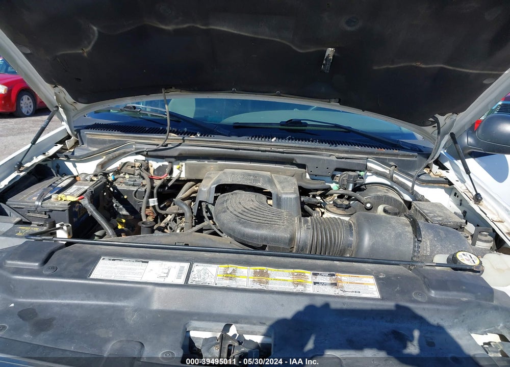 2001 FORD EXPEDITION XLT VIN: 1FMPU16L01LB16613