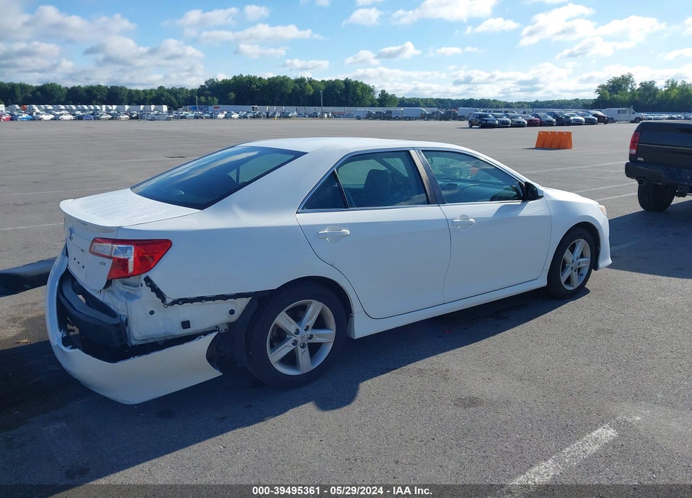 2014 TOYOTA CAMRY SE VIN: 4T1BF1FK1EU809833