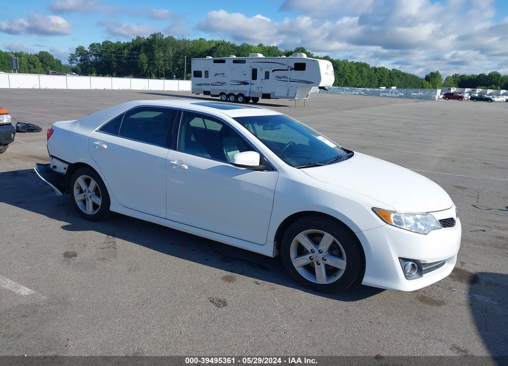 2014 TOYOTA CAMRY SE VIN: 4T1BF1FK1EU809833