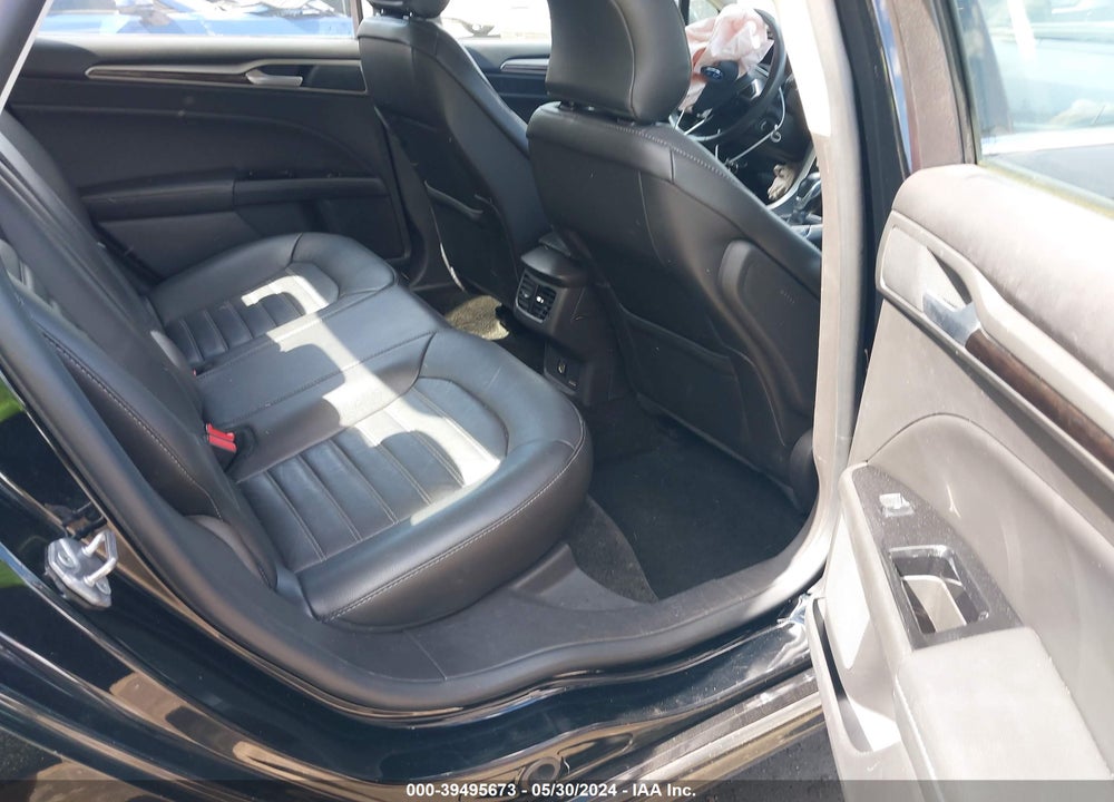 2016 FORD FUSION SE VIN: 3FA6P0HD6GR242417