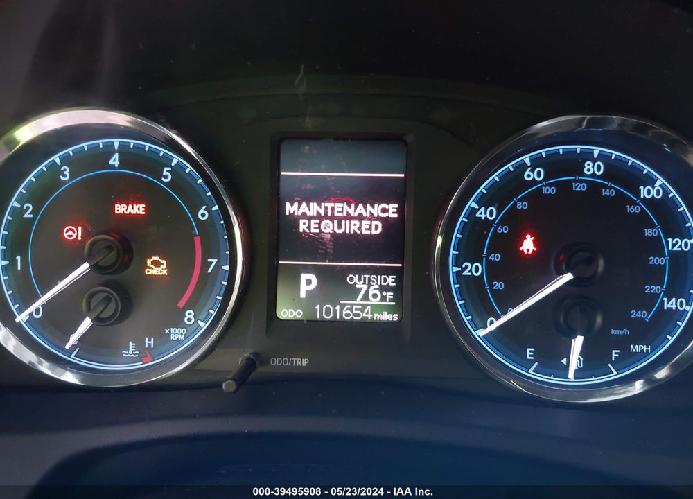 2019 TOYOTA COROLLA LE VIN: 2T1BURHE4KC137632