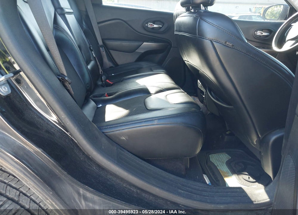 2019 JEEP CHEROKEE LATITUDE PLUS FWD VIN: 1C4PJLLB6KD247061