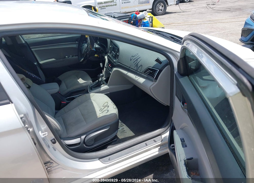 2017 HYUNDAI ELANTRA SE VIN: 5NPD74LF1HH104418