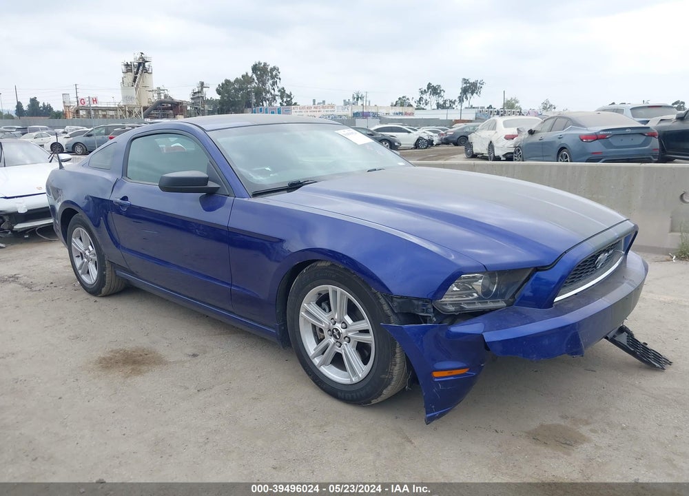 2014 FORD MUSTANG V6 VIN: 1ZVBP8AM4E5325228