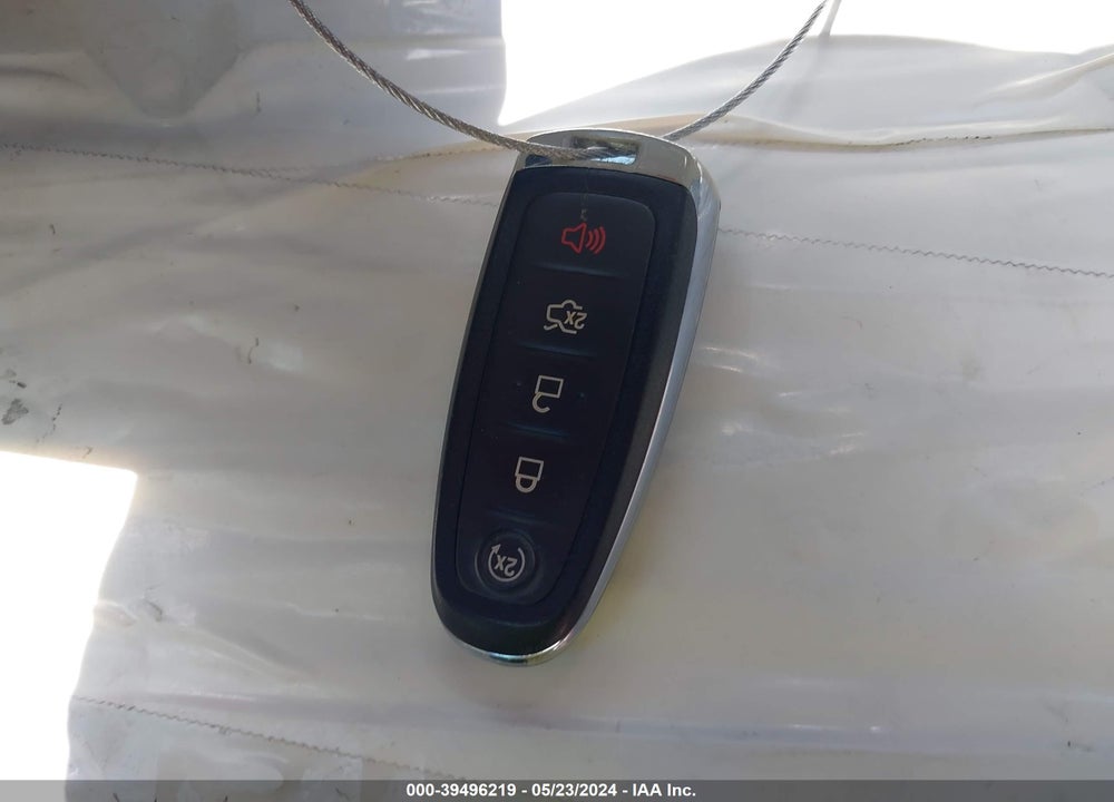 2016 FORD FOCUS TITANIUM VIN: 1FADP3N29GL225752