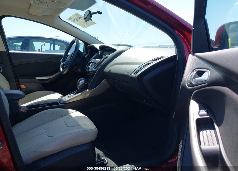 2016 FORD FOCUS TITANIUM VIN: 1FADP3N29GL225752