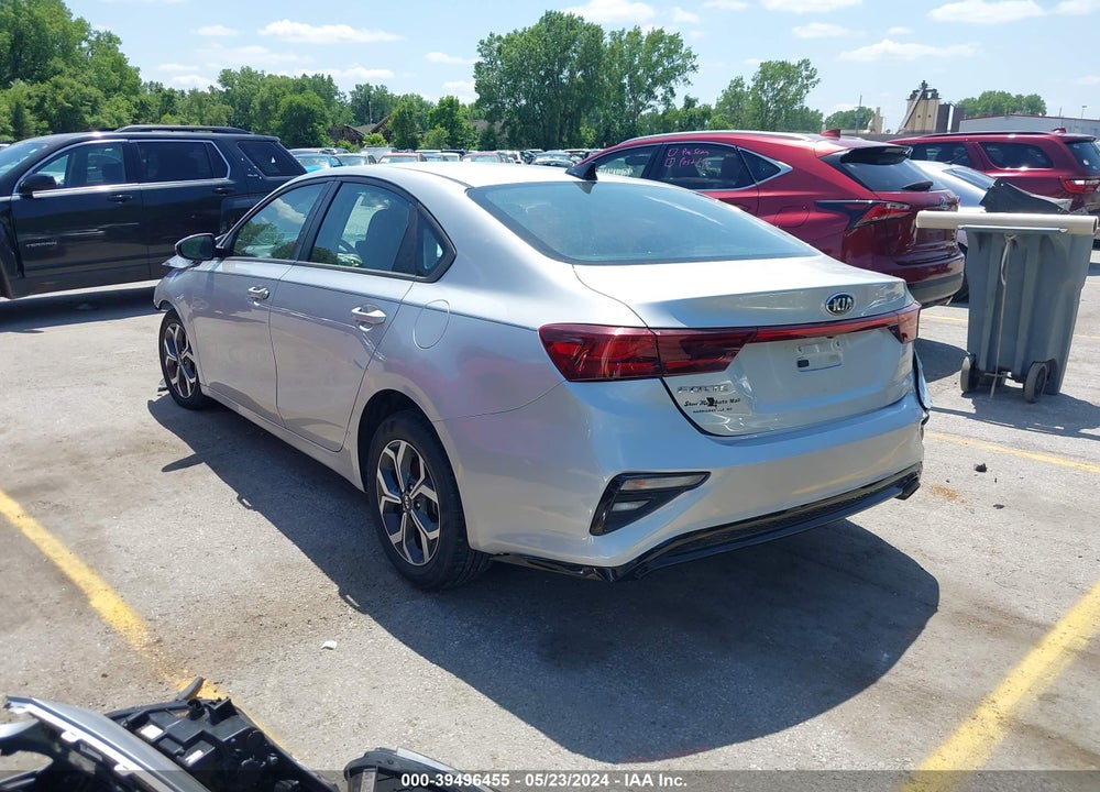 2019 KIA FORTE LXS VIN: 3KPF24AD7KE010368