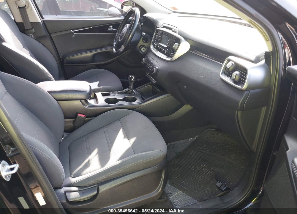 2016 KIA SORENTO 2.4L LX VIN: 5XYPG4A32GG162159