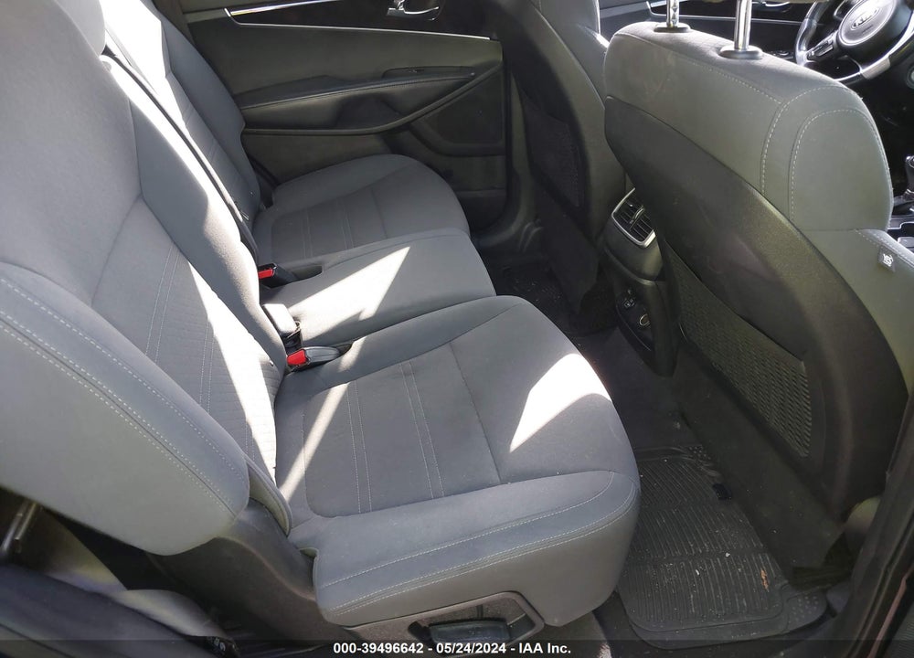2016 KIA SORENTO 2.4L LX VIN: 5XYPG4A32GG162159