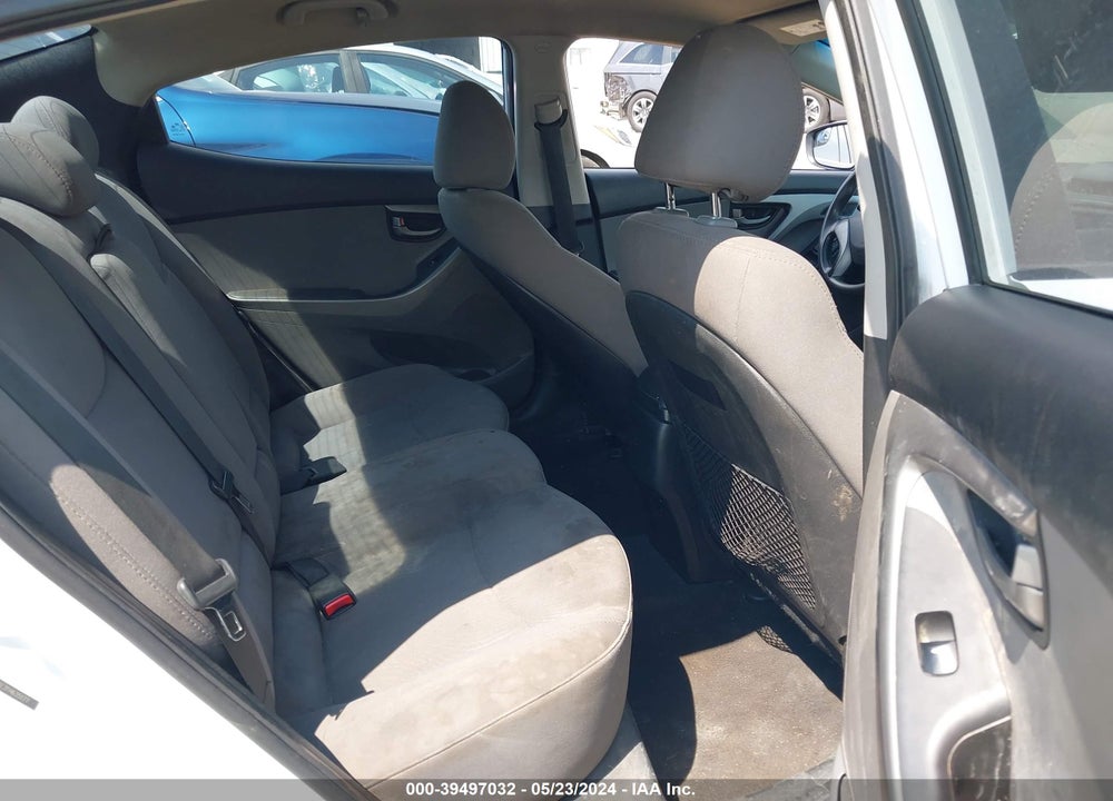 2015 HYUNDAI ELANTRA VIN: 5NPDH4AE2FH635177