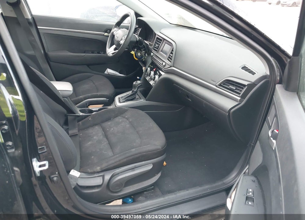2019 HYUNDAI ELANTRA SE VIN: 5NPD74LF7KH496134