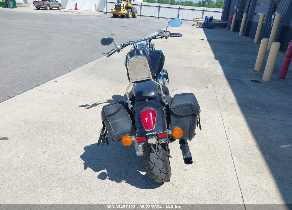 2004 HONDA VTX1300 C VIN: 1HFSC55014A003825