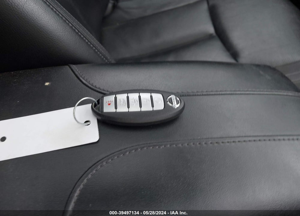 2017 NISSAN ROGUE SL VIN: JN8AT2MVXHW024588