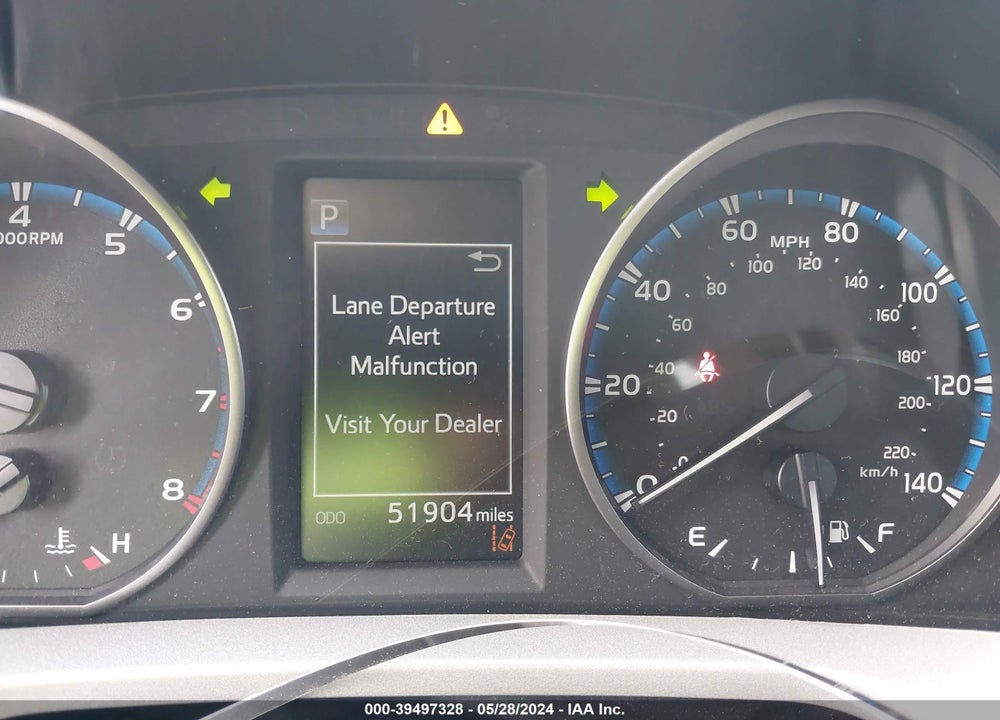 2018 TOYOTA RAV4 XLE VIN: 2T3WFREV8JW425495