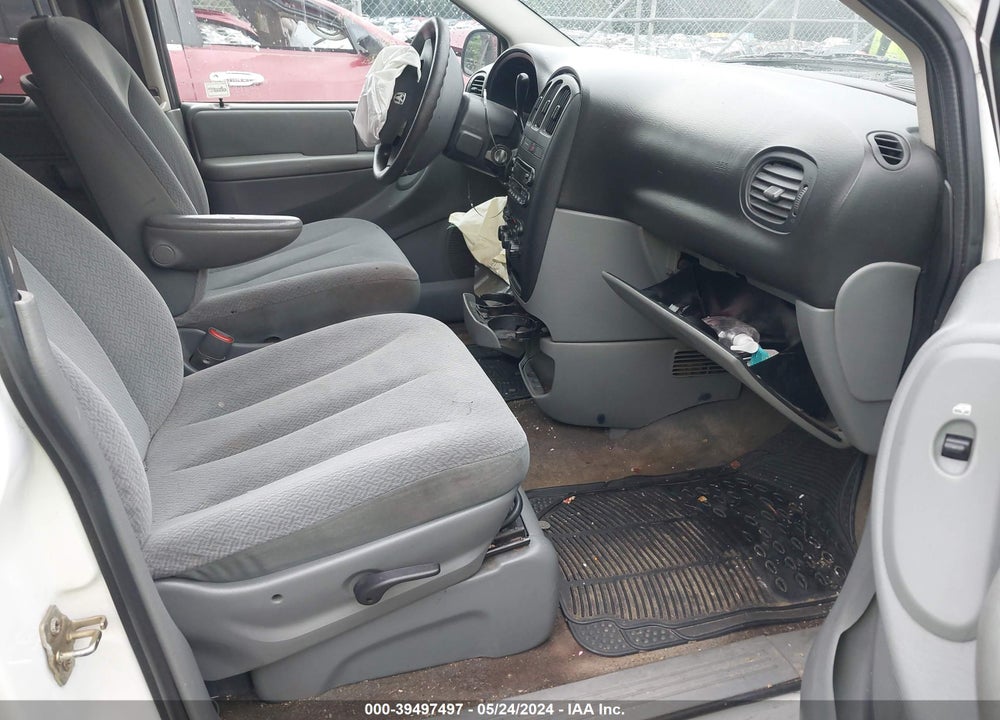 2005 DODGE GRAND CARAVAN SE VIN: 2D4GP24R25R388556