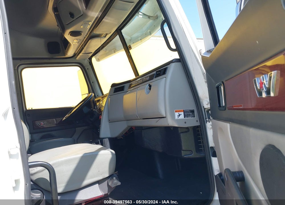 2016 WESTERN STAR/AUTO CAR 5700 XE VIN: 5KJJBHD55GLHC9074