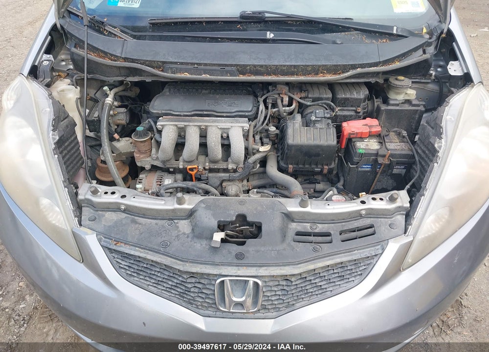2010 HONDA FIT VIN: JHMGE8H22AC024075