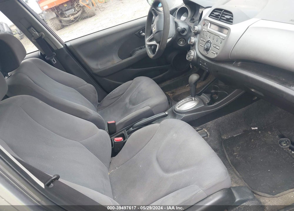 2010 HONDA FIT VIN: JHMGE8H22AC024075