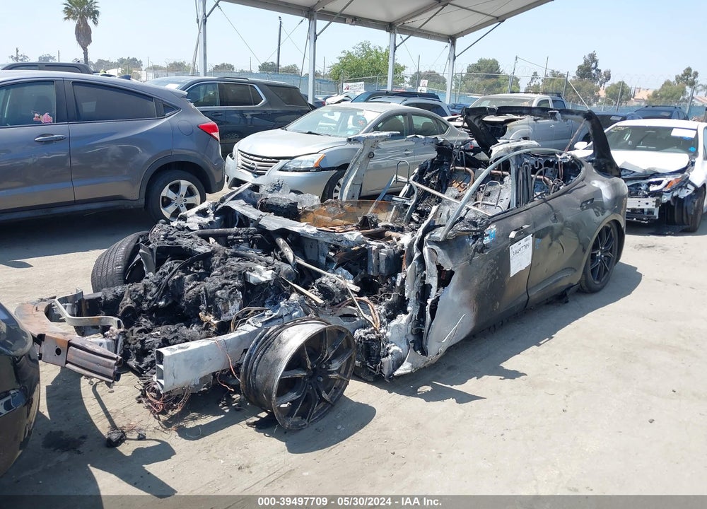 2016 TESLA MODEL S VIN: 5YJSA1E43GF132477