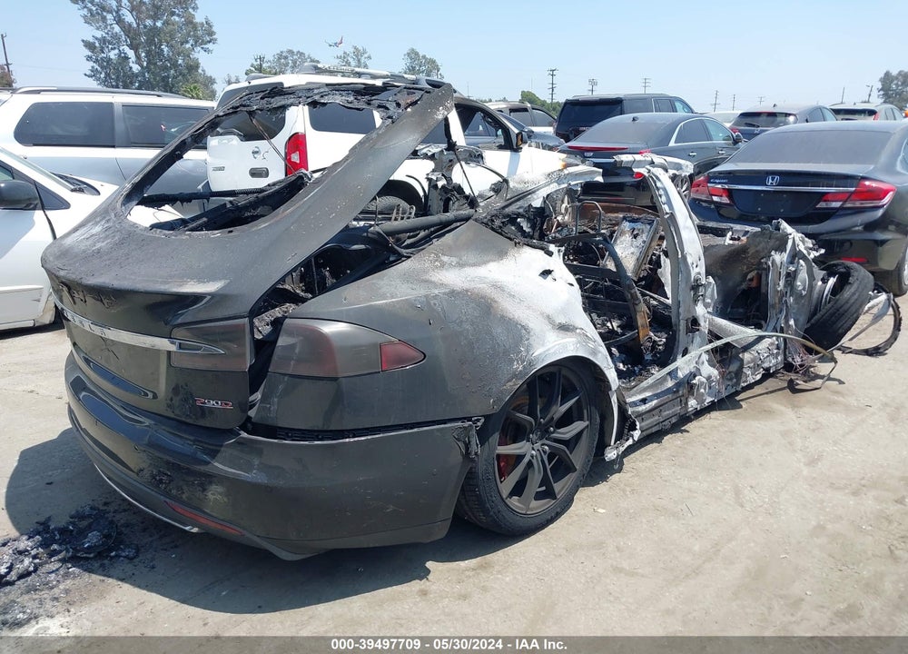 2016 TESLA MODEL S VIN: 5YJSA1E43GF132477