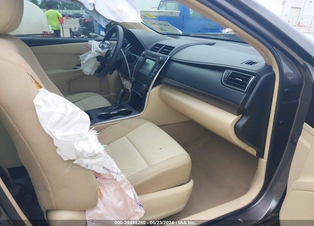 2016 TOYOTA CAMRY LE VIN: 4T4BF1FK2GR554621