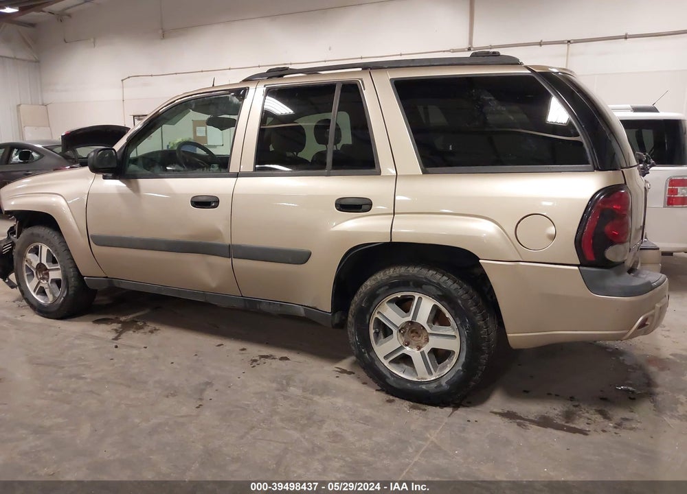 2005 CHEVROLET TRAILBLAZER LS VIN: 1GNDT13S752340342