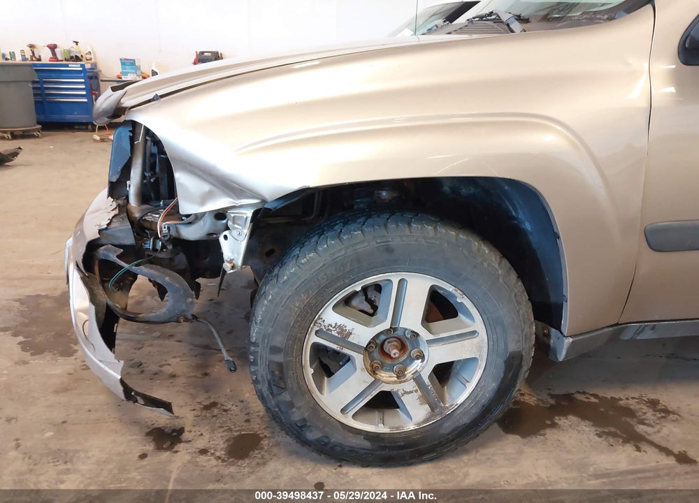 2005 CHEVROLET TRAILBLAZER LS VIN: 1GNDT13S752340342
