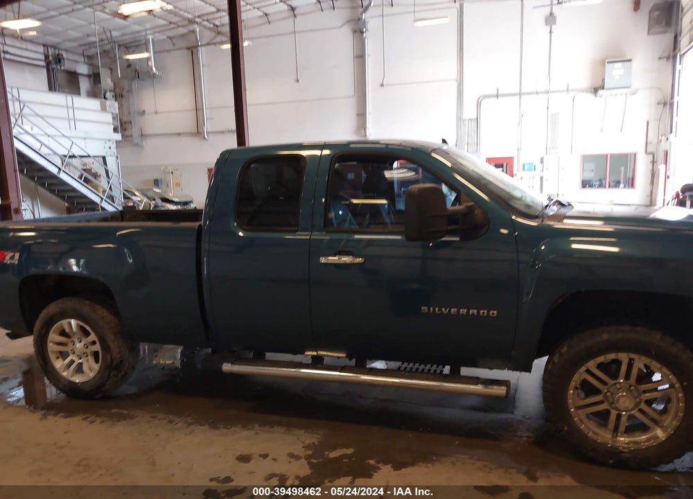 2013 CHEVROLET SILVERADO 1500 LT VIN: 1GCRKSE73DZ328288