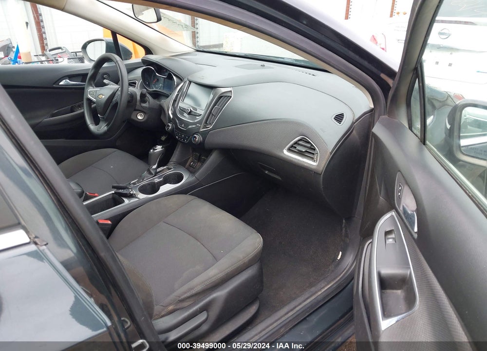 2018 CHEVROLET CRUZE LT AUTO VIN: 1G1BE5SM9J7182824