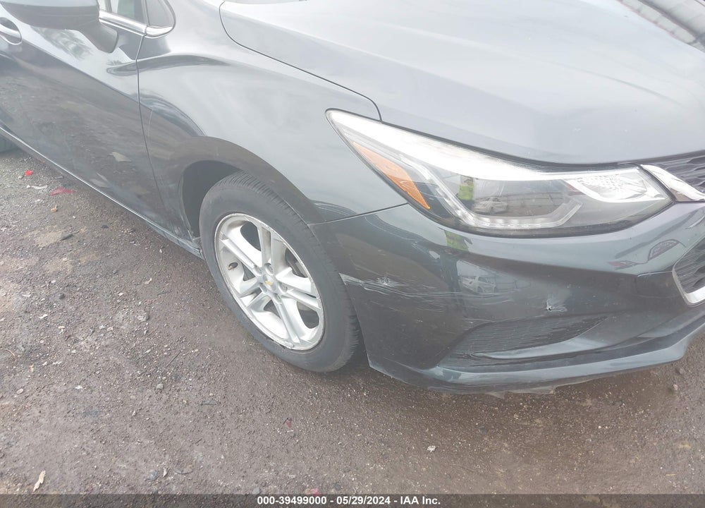2018 CHEVROLET CRUZE LT AUTO VIN: 1G1BE5SM9J7182824