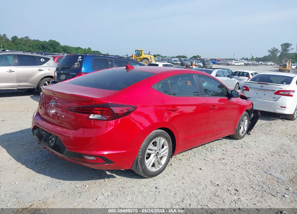 2020 HYUNDAI ELANTRA VIN: 5NPD84LF1LH588354
