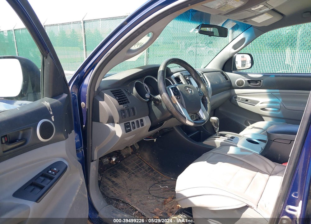 2015 TOYOTA TACOMA BASE V6 VIN: 3TMLU4EN1FM176395