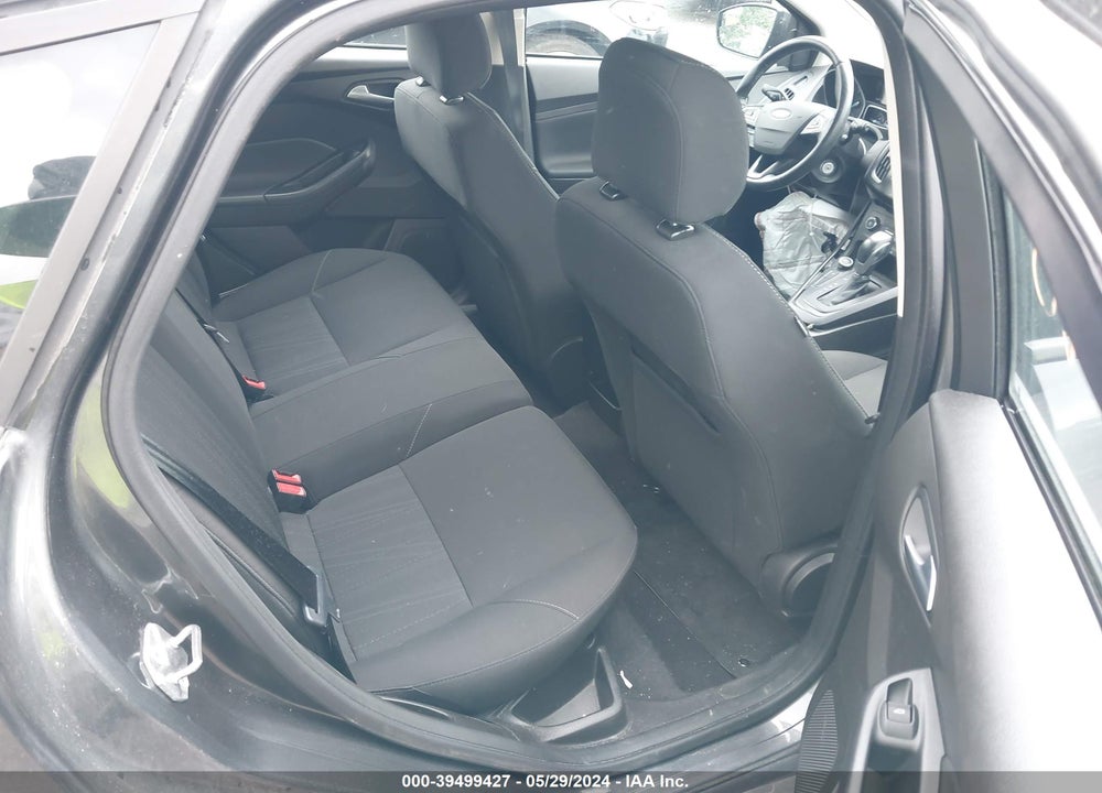 2016 FORD FOCUS SE VIN: 1FADP3K21GL368926