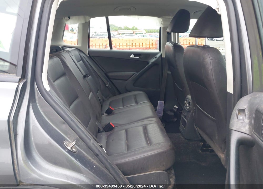 2016 VOLKSWAGEN TIGUAN S VIN: WVGAV7AX6GW521401