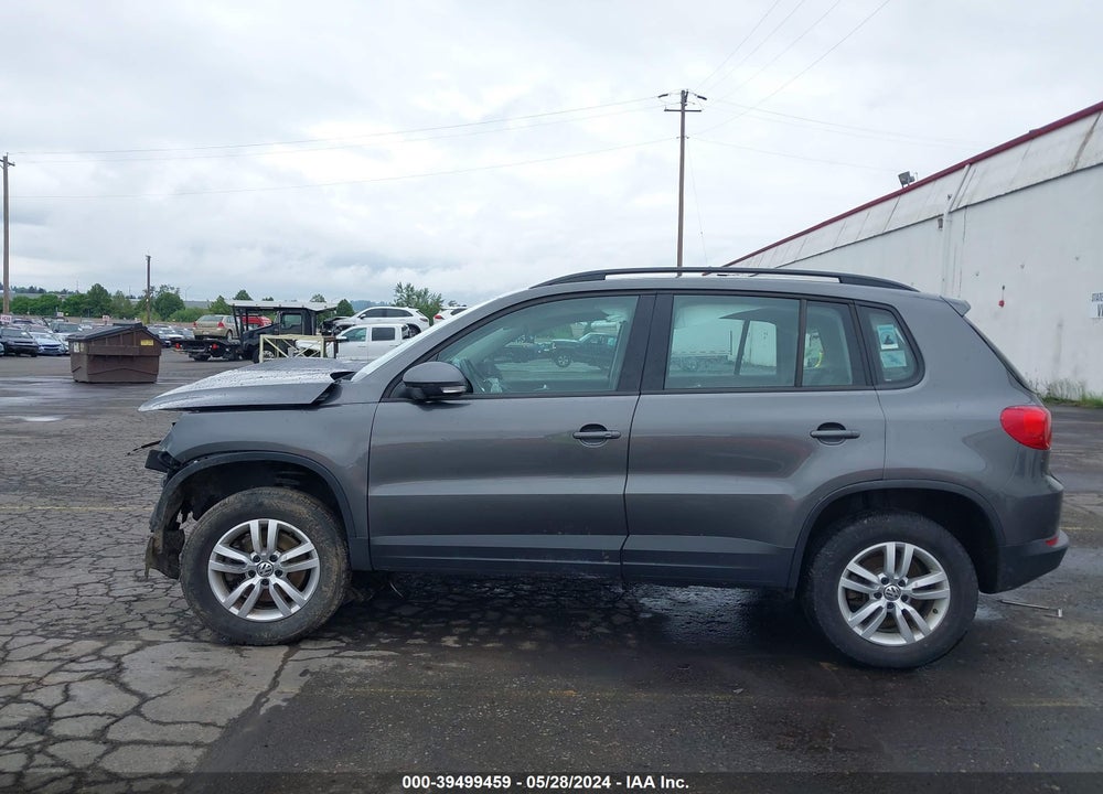 2016 VOLKSWAGEN TIGUAN S VIN: WVGAV7AX6GW521401
