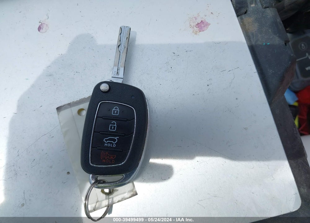 2017 HYUNDAI TUCSON SE VIN: KM8J23A47HU263720