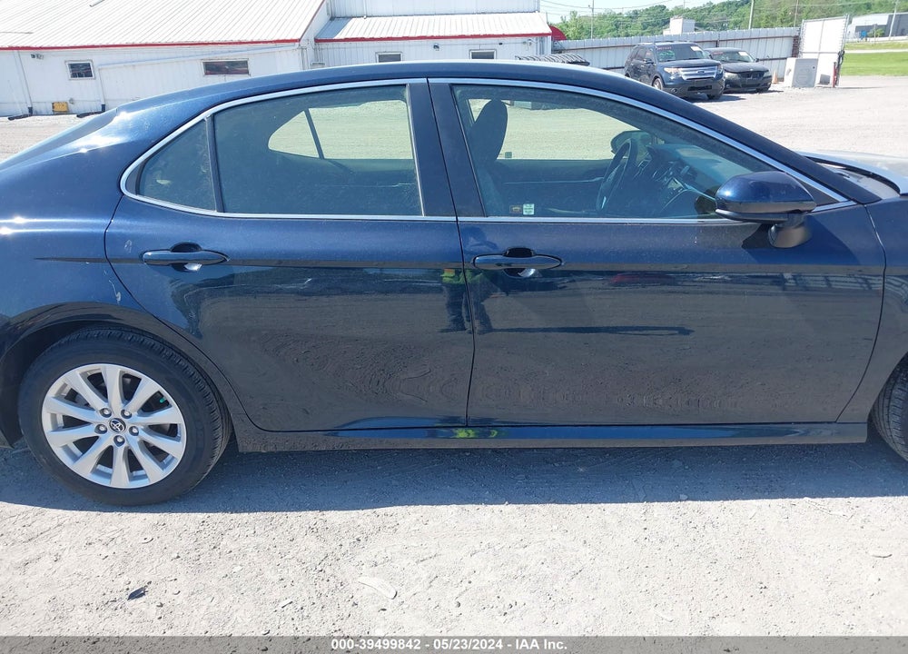 2018 TOYOTA CAMRY LE VIN: JTNB11HK0J3045582