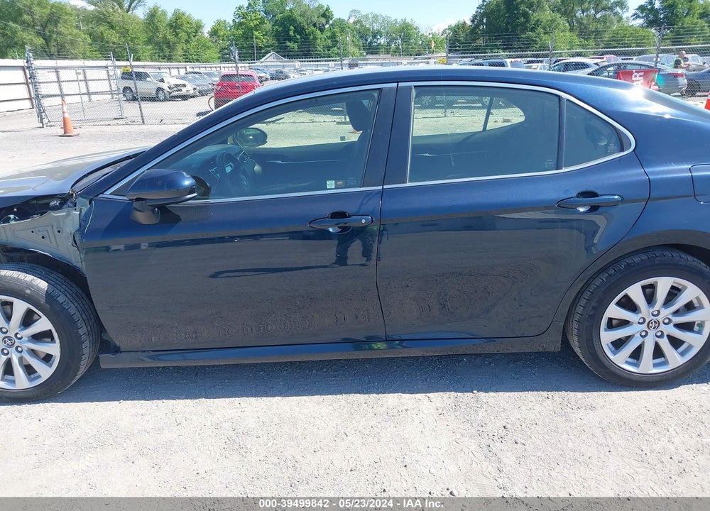 2018 TOYOTA CAMRY LE VIN: JTNB11HK0J3045582