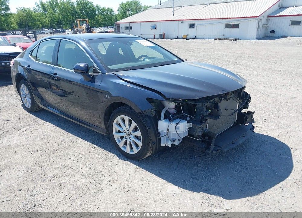 2018 TOYOTA CAMRY LE VIN: JTNB11HK0J3045582