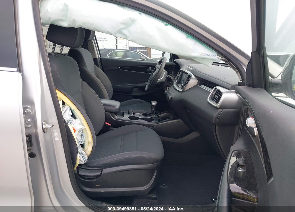 2019 KIA SORENTO 2.4L LX VIN: 5XYPGDA37KG574697