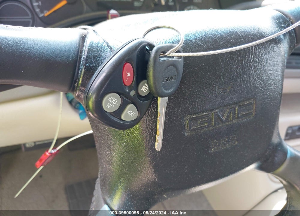 2000 GMC YUKON XL 1500 SLE VIN: 3GKEC16T8YG216131
