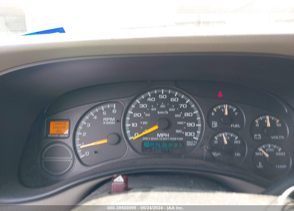 2000 GMC YUKON XL 1500 SLE VIN: 3GKEC16T8YG216131