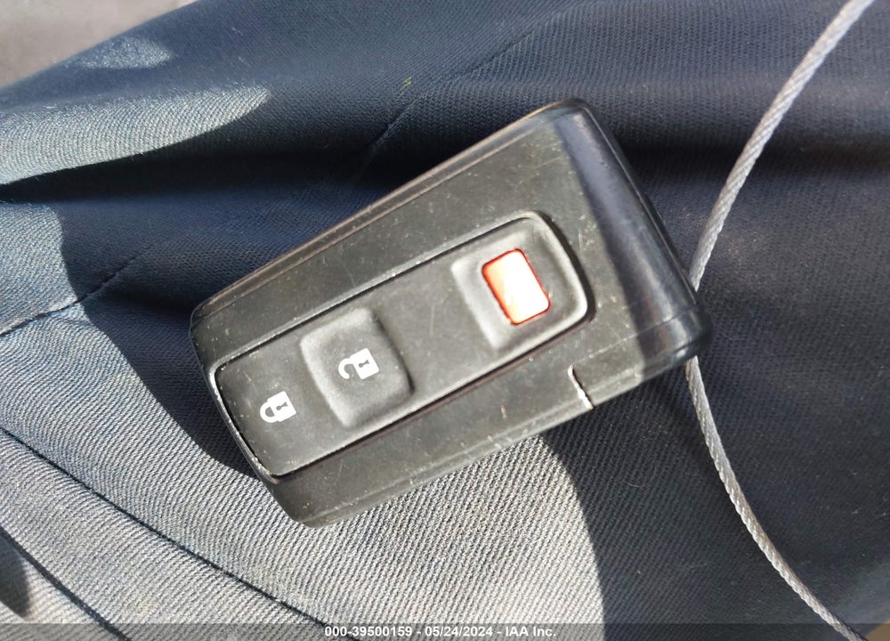 2004 TOYOTA PRIUS VIN: JTDKB22U740009640