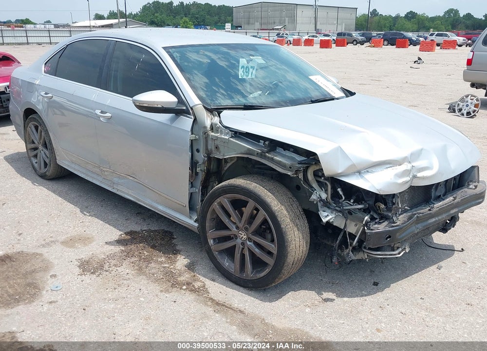 2016 VOLKSWAGEN PASSAT 1.8T R-LINE VIN: 1VWAT7A39GC043884
