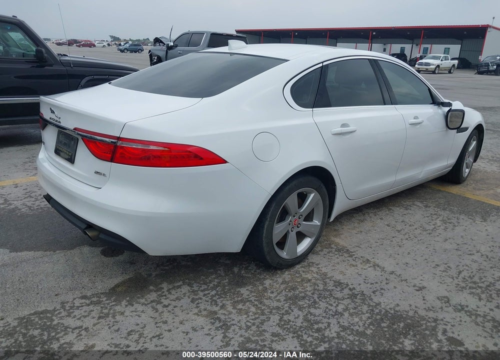 2018 JAGUAR XF 25T VIN: SAJBR4FX3JCY69834
