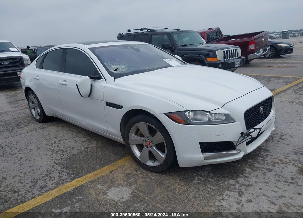 2018 JAGUAR XF 25T VIN: SAJBR4FX3JCY69834
