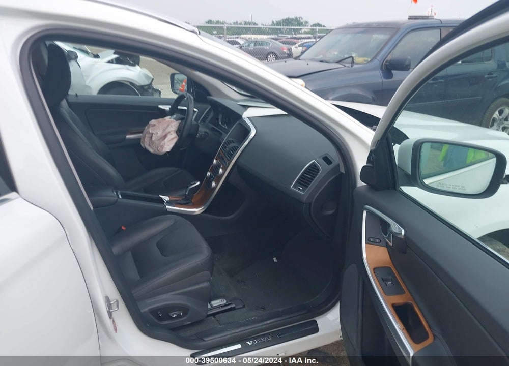 2017 VOLVO XC60 T6 INSCRIPTION VIN: YV449MRU8H2038755
